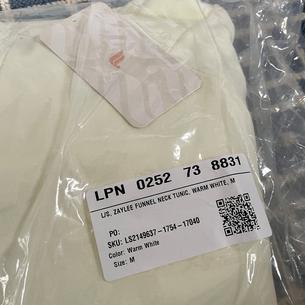 NWT Fabletics Zaylee Funnel Neck Tunic Pullover Top sz M - Picture 4 of 9